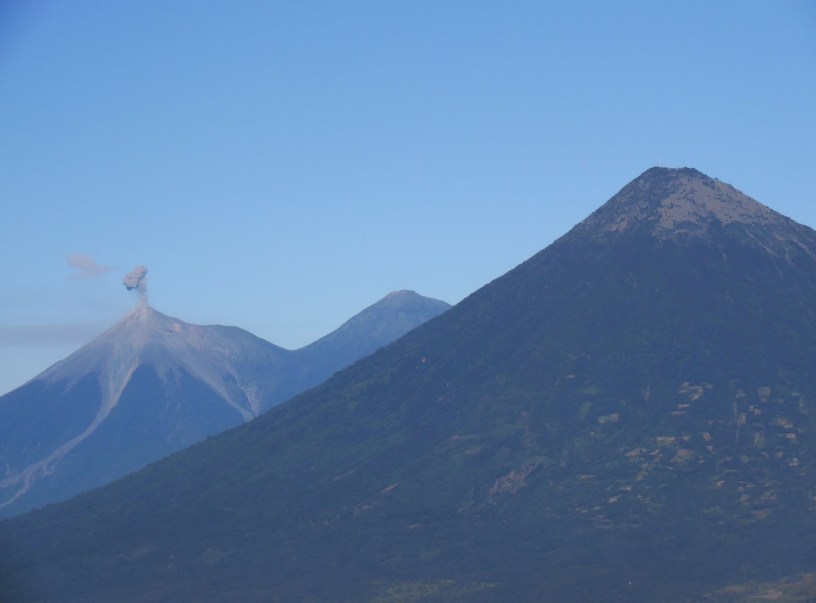 Volcan Fuego, Volcan Acatenango, Volcan Agua