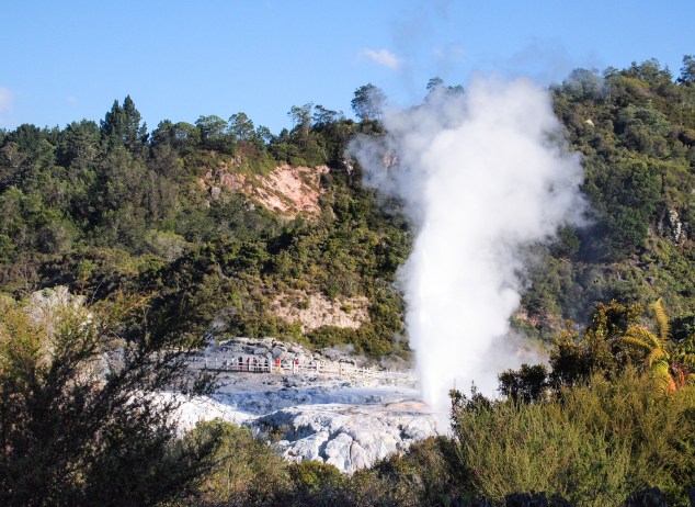 Pohutu geyser